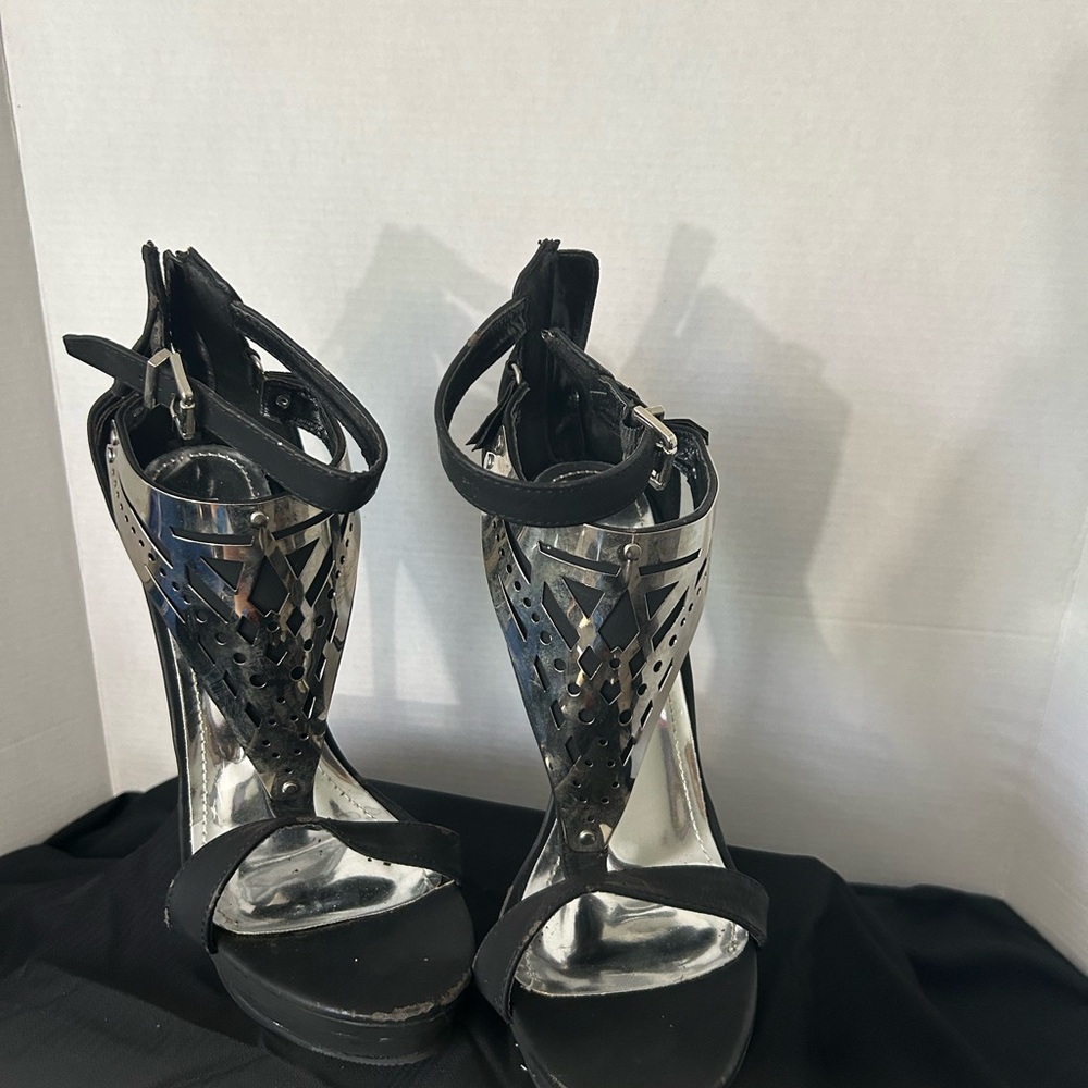 Liliana Black and Silver Heels with Chic Design